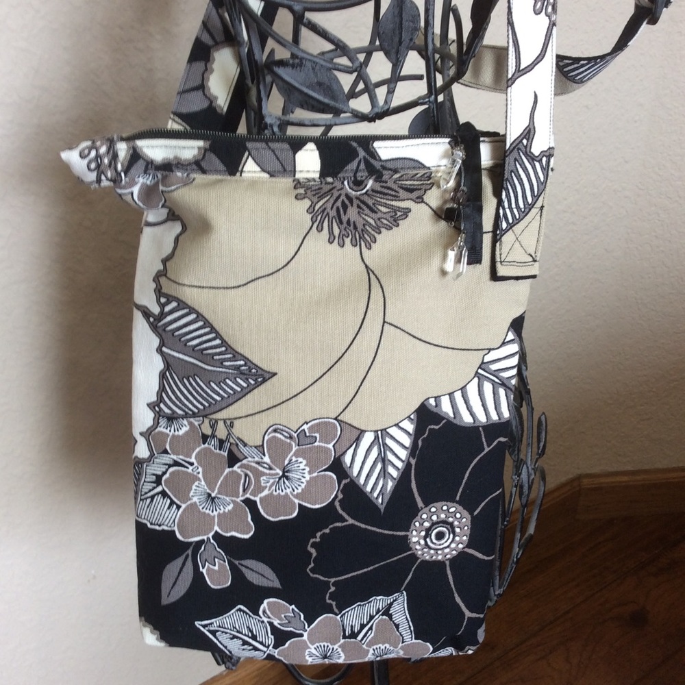 Handmade Crossbody Bag Floral Print New - Picture 2 of 6